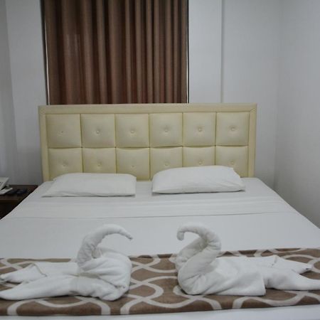 קולומבו Saasha City Hotel מראה חיצוני תמונה
