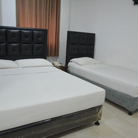 קולומבו Saasha City Hotel מראה חיצוני תמונה