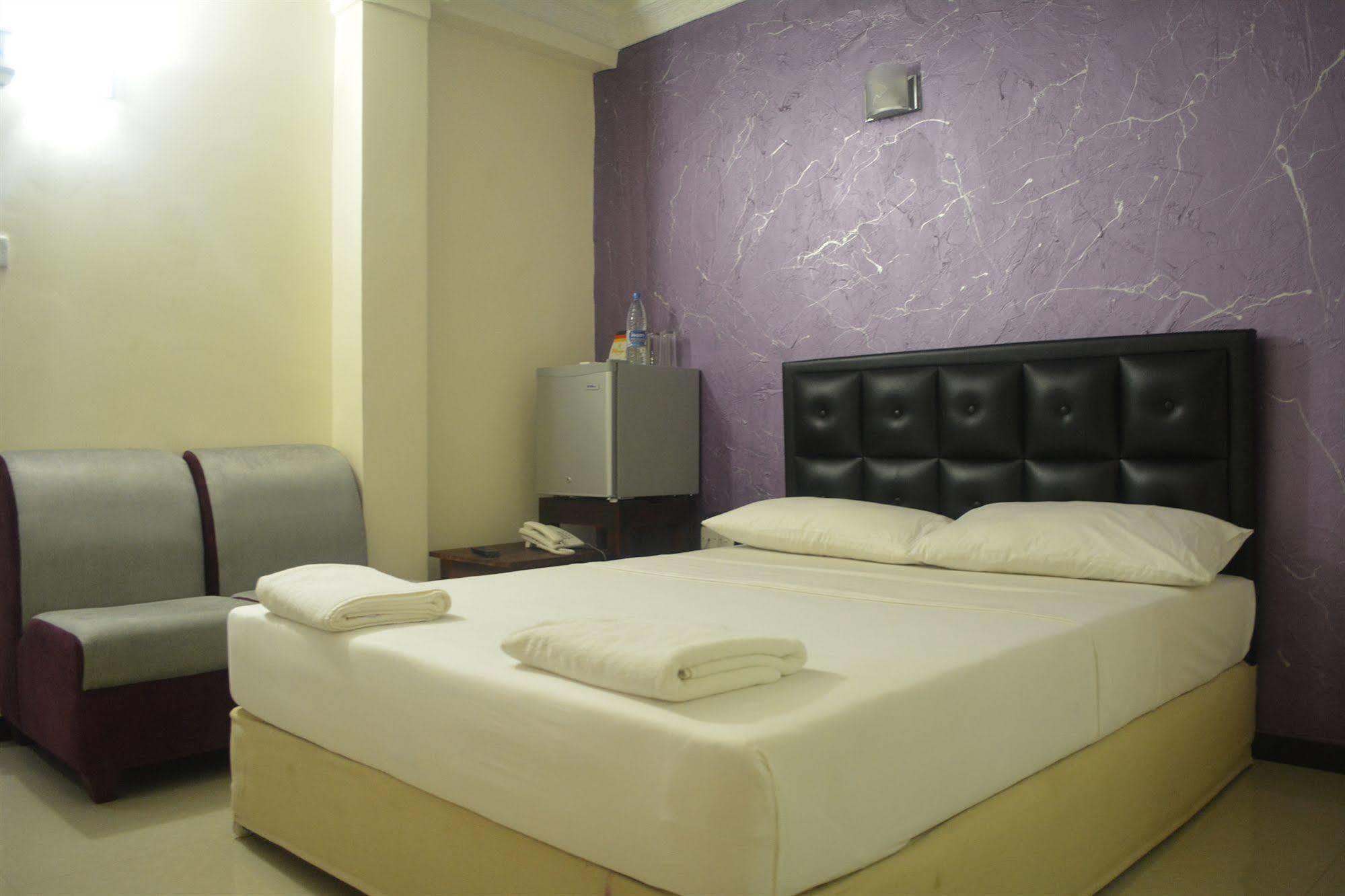 קולומבו Saasha City Hotel מראה חיצוני תמונה