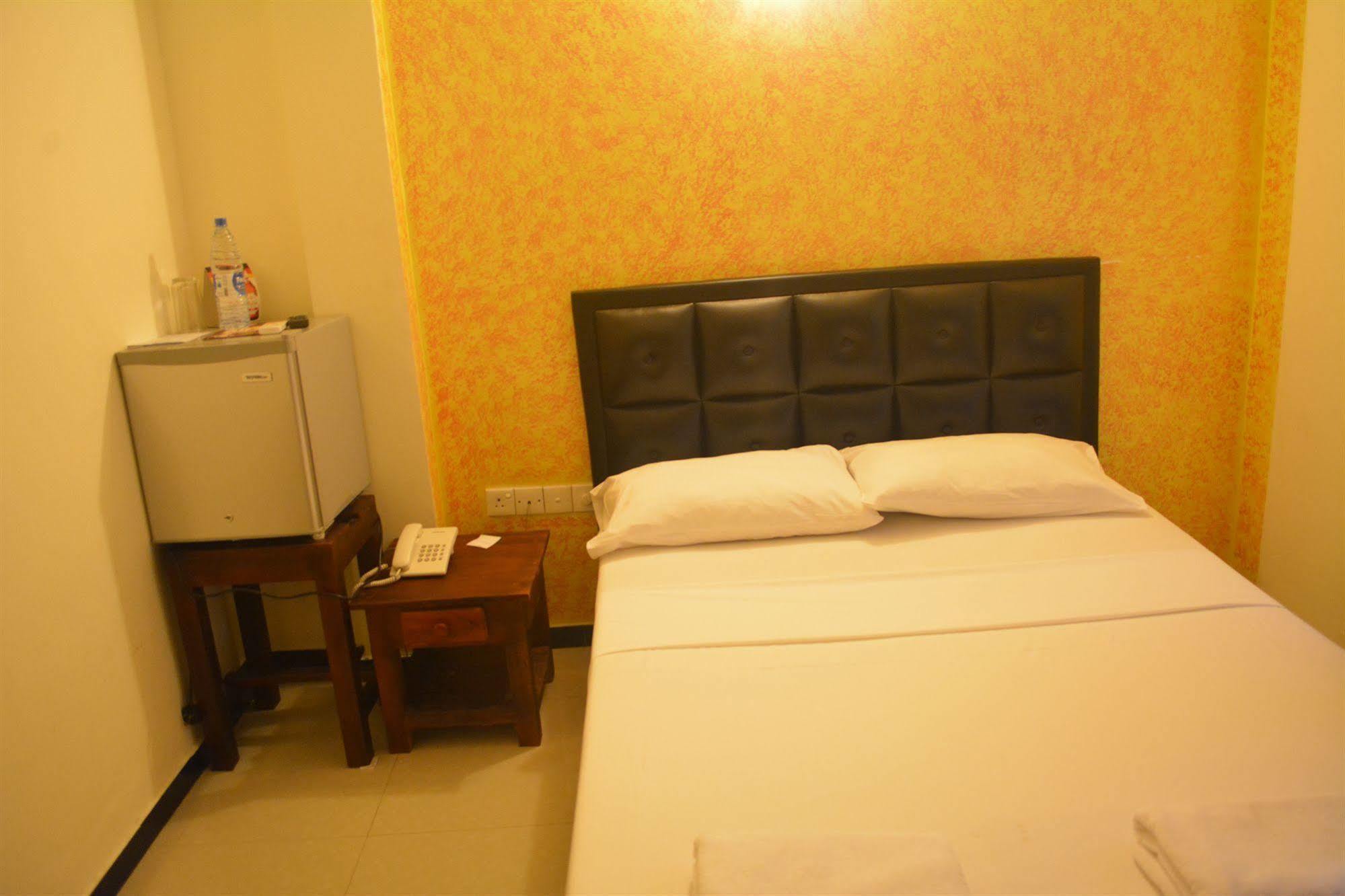 קולומבו Saasha City Hotel מראה חיצוני תמונה