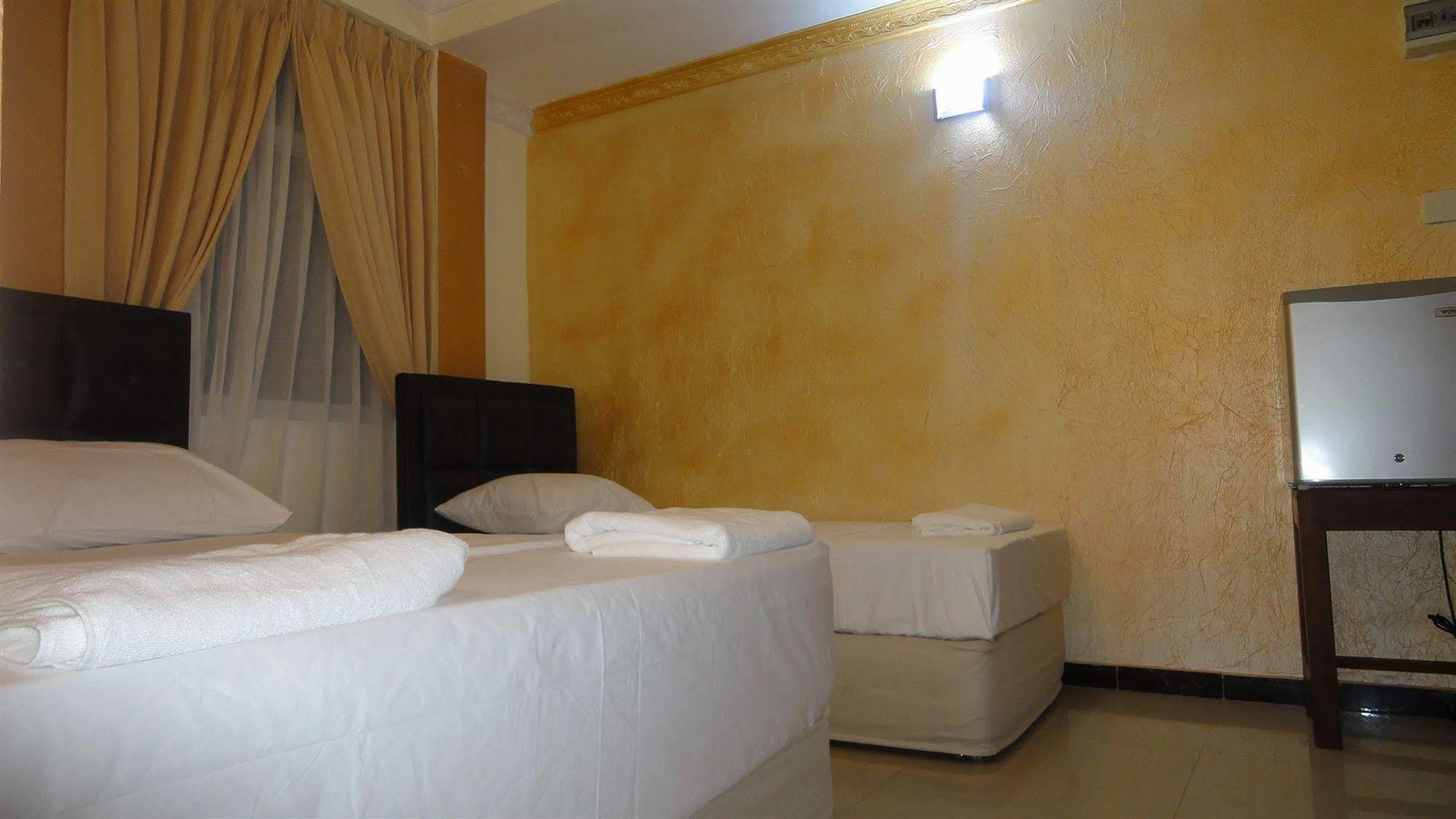 קולומבו Saasha City Hotel מראה חיצוני תמונה